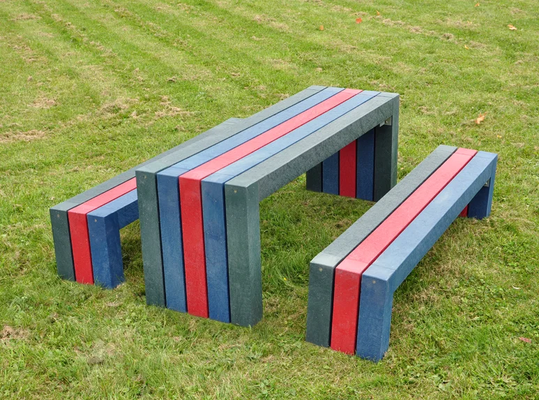 Kindertafel en kinderbank calero